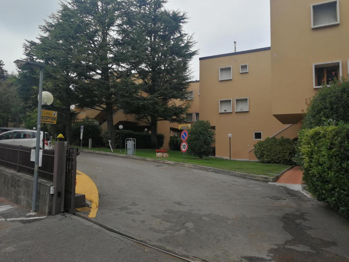 Appartamenti Massimiliano Peschiera del Garda Exterior foto